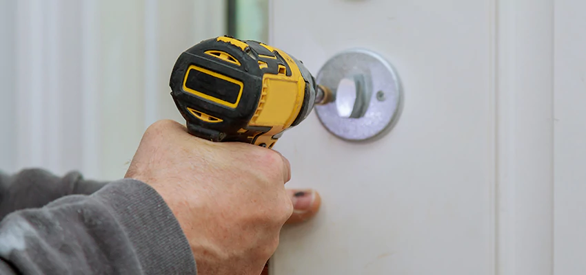 Street Locksmith For Smart Lock Repair in Mundelein, IL