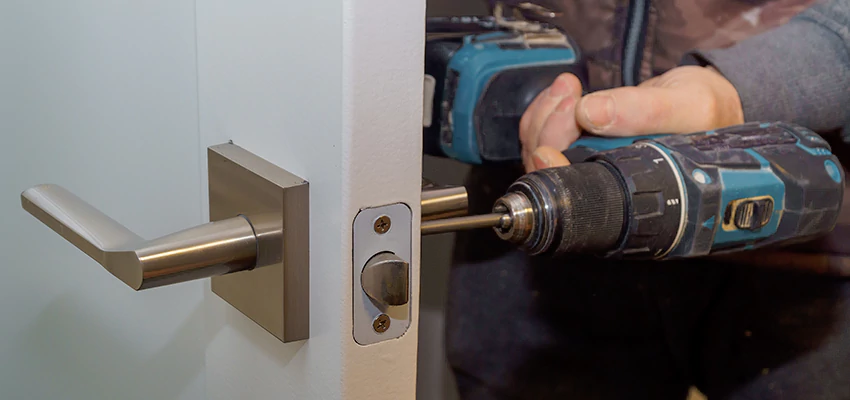 Broken Door Handle Lock Repair in Mundelein, Illinois