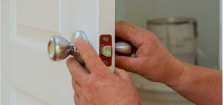 AAA Locksmiths For lock Replacement in Mundelein, Illinois