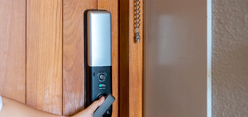 Home Security Electronic Locks Upgrades in Mundelein, IL